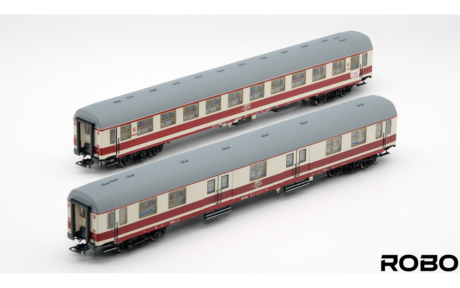 200511-3 - Express ODRA III, set of 2 wagons with interior lighting