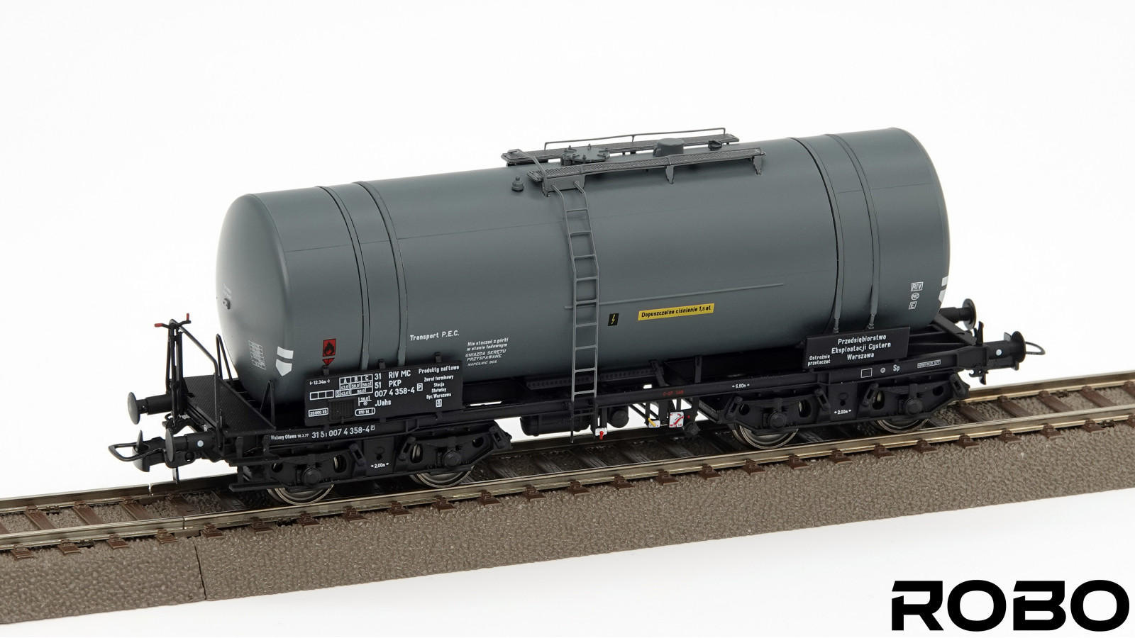 110440 - Freight tanker wagon type 406Rb P.E.C., PKP