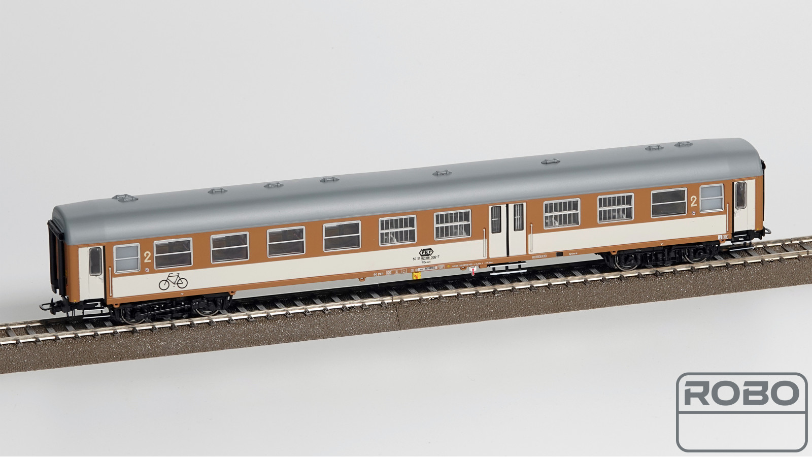 272320 - PKP 609A, stacja Katowice***haki rowerowe oraz rowery