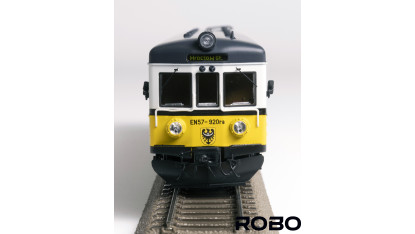 400720 - EN57-920 Dolny Śląsk, st. Wrocław Gł., Wersja analogowa z oświetleniem wnętrza